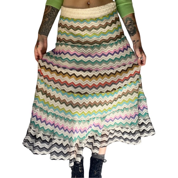 Y2K Rainbow Wavy Mesh Skirt β’ Size Medium/28-34β waist ππ - Picture 5 of 9